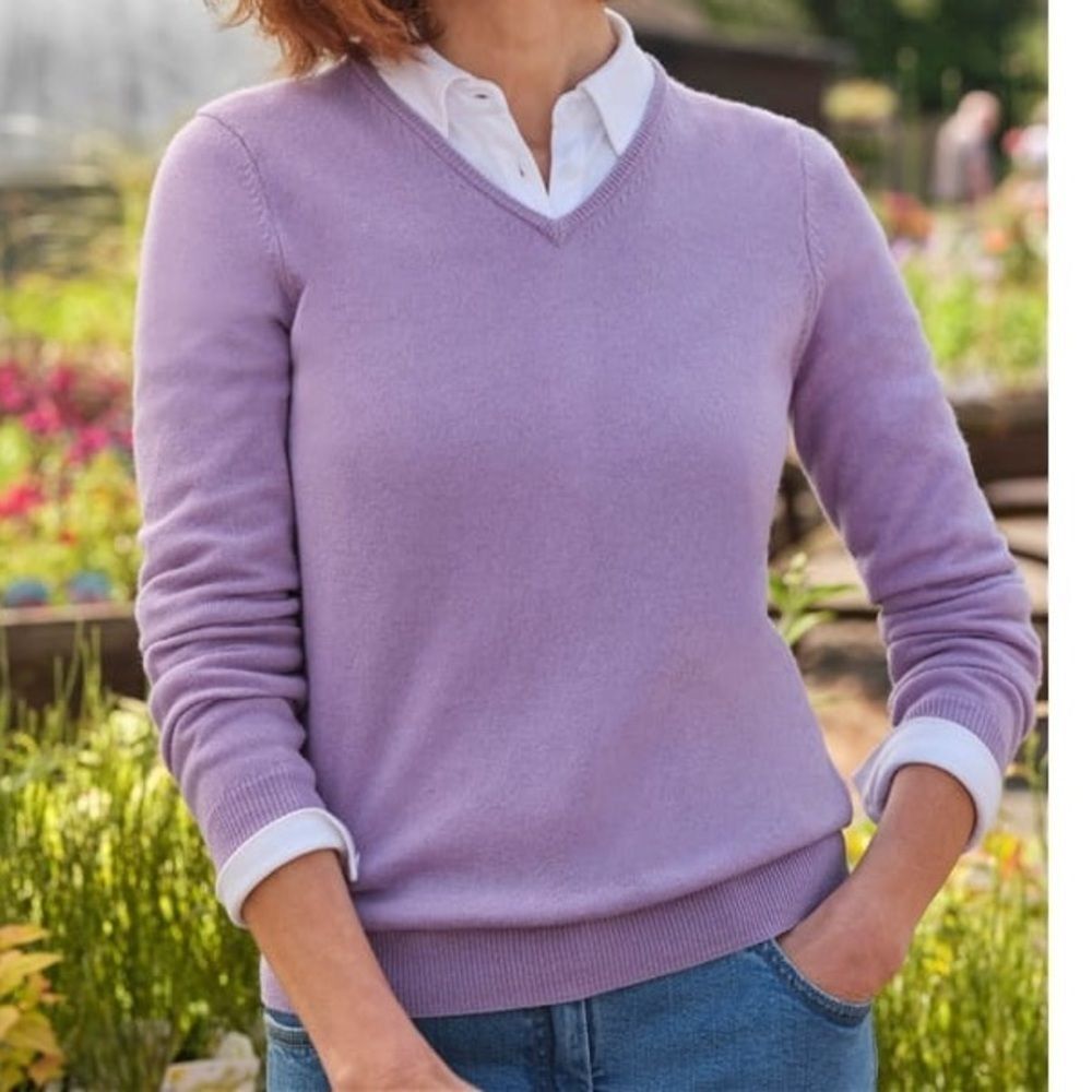 Pure Collection 100% Cashmere Vneck sweater size 6